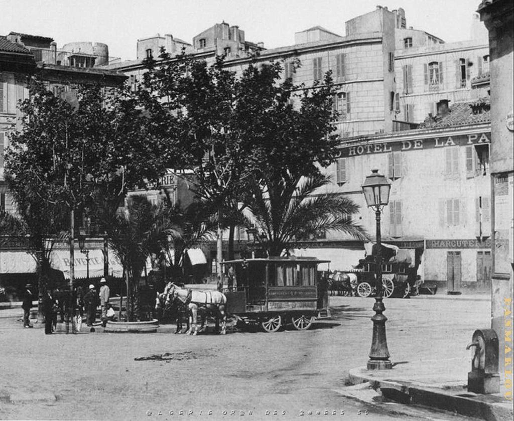 fontaine Place Kleber.jpg